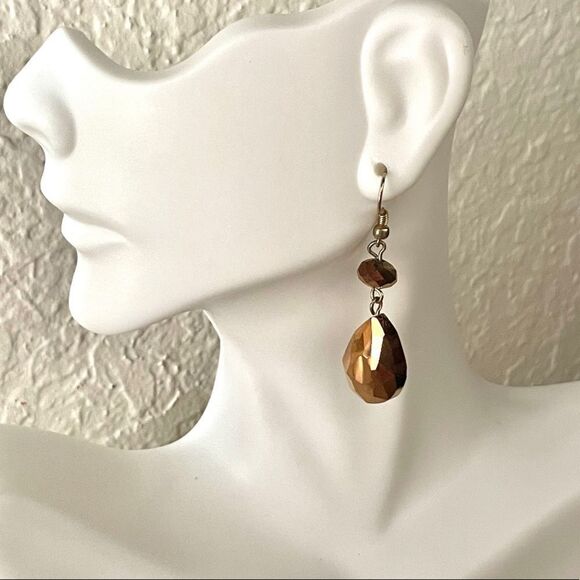 Copper tone beaded statement necklace and earrings set - Picture 9 of 13